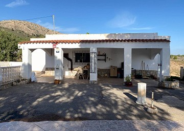 Villa in Sax with Incredible Views