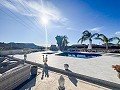 Charmante Villa met Zomerse Keuken en Gastenhuis op 15 Minuten van het Strand in Daft on Spain 