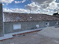 Bodega réformée avec 4 chambres, 3 salles de bains et piscine in Daft on Spain 