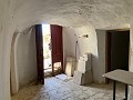 Höhlenhaus zum Renovieren mit Pool in Stadtnähe in Daft on Spain 