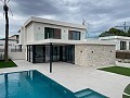 Increíbles nuevas construcciones llave en mano en Lomas de Cabo Roig in Daft on Spain 