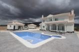 4-Bett-Luxus-Neubauvilla mit Grundstück und Pool in Daft on Spain 