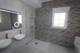 4-Bett-Luxus-Neubauvilla mit Grundstück und Pool in Daft on Spain 
