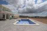 4-Bett-Luxus-Neubauvilla mit Grundstück und Pool in Daft on Spain 