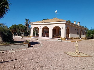 Schöne Villa mit 3 Schlafzimmern und 2 Bädern in Aspe