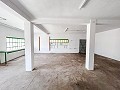 Groot renovatieproject met commerciële optie en 2 appartementen in Daft on Spain 