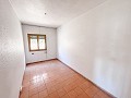 Groot renovatieproject met commerciële optie en 2 appartementen in Daft on Spain 