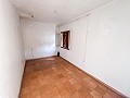Groot renovatieproject met commerciële optie en 2 appartementen in Daft on Spain 