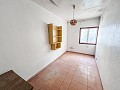 Groot renovatieproject met commerciële optie en 2 appartementen in Daft on Spain 