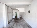 Groot renovatieproject met commerciële optie en 2 appartementen in Daft on Spain 