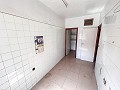 Groot renovatieproject met commerciële optie en 2 appartementen in Daft on Spain 