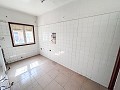 Groot renovatieproject met commerciële optie en 2 appartementen in Daft on Spain 