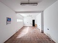 Groot renovatieproject met commerciële optie en 2 appartementen in Daft on Spain 