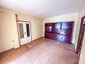 Groot renovatieproject met commerciële optie en 2 appartementen in Daft on Spain 