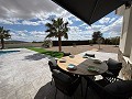 Klaar nu, wow-factor villa met zwembad, gastenverblijf en bar! in Daft on Spain 