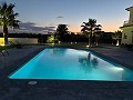 Klaar nu, wow-factor villa met zwembad, gastenverblijf en bar! in Daft on Spain 