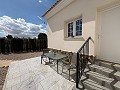 Klaar nu, wow-factor villa met zwembad, gastenverblijf en bar! in Daft on Spain 