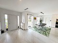 Klaar nu, wow-factor villa met zwembad, gastenverblijf en bar! in Daft on Spain 