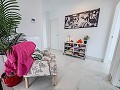 Klaar nu, wow-factor villa met zwembad, gastenverblijf en bar! in Daft on Spain 