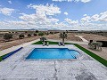 Klaar nu, wow-factor villa met zwembad, gastenverblijf en bar! in Daft on Spain 
