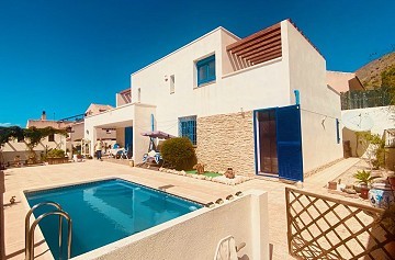 Hermosa villa de 3 dormitorios y 2 baños en Las Kalendas, Fortuna.