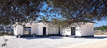 Stunning 3 Bedroom 3 Bathroom Villa in Pinoso