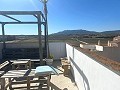 Precioso apartamento de 3 dormitorios y 1 baño en el segundo piso en Pinoso in Daft on Spain 