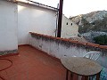 Casa adosada de 4 dormitorios y 2 plantas en Ayora in Daft on Spain 