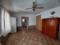 Preciosa villa de 5 dormitorios y 1 baño cerca de la ciudad de Sax in Daft on Spain 