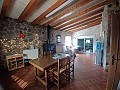Preciosa villa de 5 dormitorios y 1 baño cerca de la ciudad de Sax in Daft on Spain 