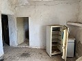 Casa para reformar con 3 dormitorios y espacio para piscina. in Daft on Spain 