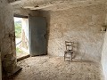 Casa para reformar con 3 dormitorios y espacio para piscina. in Daft on Spain 