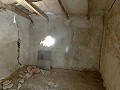 Casa para reformar con 3 dormitorios y espacio para piscina. in Daft on Spain 