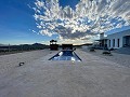 Bezugsfertige moderne Villa mit 5 Schlafzimmern in Sax, Alicante in Daft on Spain 