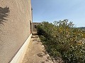 Schitterende, 70% afgewerkte nieuwbouwvilla met 7 slaapkamers en 4 badkamers te koop in Salinas. in Daft on Spain 