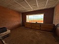 Schitterende, 70% afgewerkte nieuwbouwvilla met 7 slaapkamers en 4 badkamers te koop in Salinas. in Daft on Spain 
