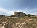 Schitterende, 70% afgewerkte nieuwbouwvilla met 7 slaapkamers en 4 badkamers te koop in Salinas. in Daft on Spain 