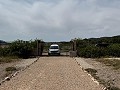 Schitterende, 70% afgewerkte nieuwbouwvilla met 7 slaapkamers en 4 badkamers te koop in Salinas. in Daft on Spain 
