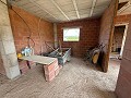 Schitterende, 70% afgewerkte nieuwbouwvilla met 7 slaapkamers en 4 badkamers te koop in Salinas. in Daft on Spain 