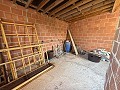 Schitterende, 70% afgewerkte nieuwbouwvilla met 7 slaapkamers en 4 badkamers te koop in Salinas. in Daft on Spain 