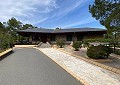 Atemberaubende traditionelle Villa mit 5 Schlafzimmern und 2 Bädern in 140.000 m2 Waldgebiet in Sax in Daft on Spain 