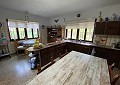 Atemberaubende traditionelle Villa mit 5 Schlafzimmern und 2 Bädern in 140.000 m2 Waldgebiet in Sax in Daft on Spain 