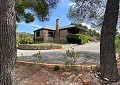 Atemberaubende traditionelle Villa mit 5 Schlafzimmern und 2 Bädern in 140.000 m2 Waldgebiet in Sax in Daft on Spain 