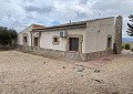 Hermosa finca en Sax, 2 dormitorios, 1 baño con potencial para mucho más. in Daft on Spain 