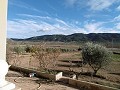 Cozy 2-Bedroom Country Home with Stunning Views and Paved Access, 11 km from Yecla in Daft on Spain 