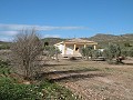 Cozy 2-Bedroom Country Home with Stunning Views and Paved Access, 11 km from Yecla in Daft on Spain 
