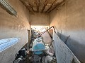 Ruina en Pinoso con suficiente terreno para construir una nueva vivienda in Daft on Spain 