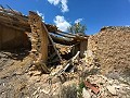 Ruina en Pinoso con suficiente terreno para construir una nueva vivienda in Daft on Spain 