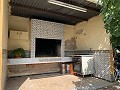 Villa met privézwembad, 3 slaapkamers, aparte garage en olijfbomen in Daft on Spain 