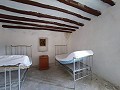 Belle maison de campagne de 6 chambres et 1 salle de bain à Yecla. in Daft on Spain 